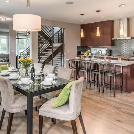 Great Location, Large Home - Roof Deck, Walk To Ni